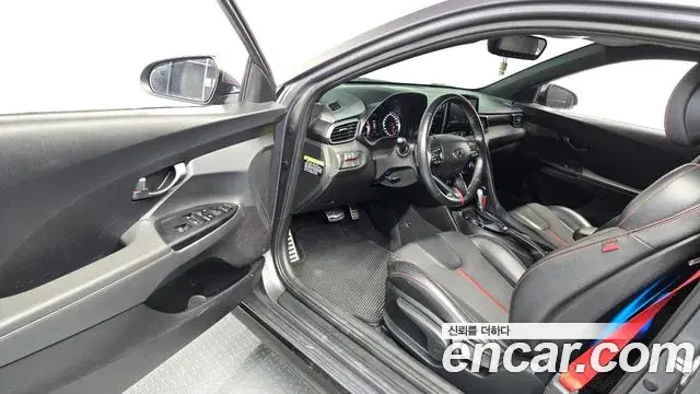 Hyundai Veloster 2019 — Şəkil 22/30