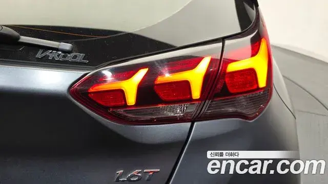 Hyundai Veloster 2019 — Şəkil 19/30