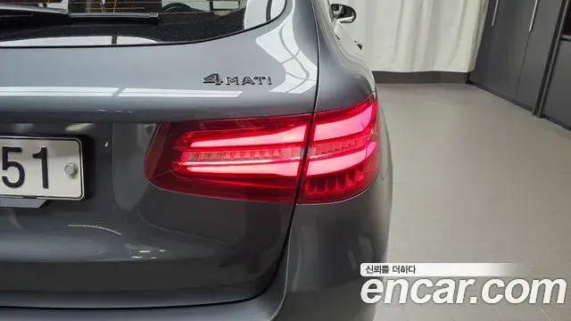 Mercedes-Benz GLC-Class 2018 — ფოტო 17/31