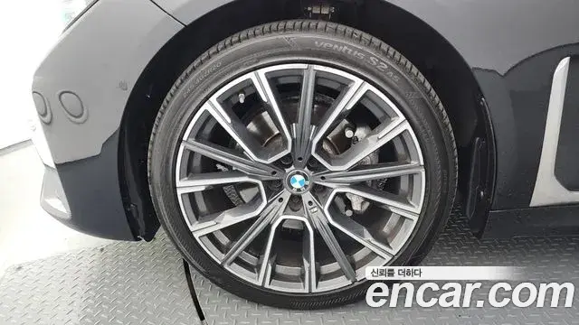 BMW 7 Series 2019 — Photo 5/20
