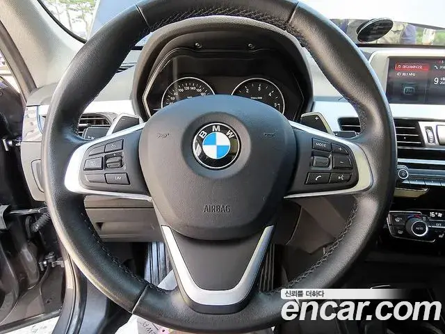 BMW X1 2018 — Photo 3/20