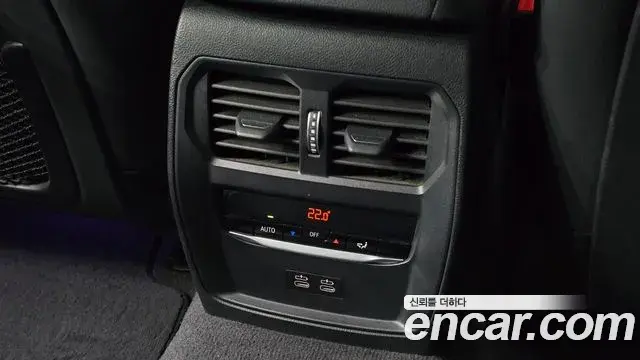 BMW 3 Series 2021 — Şəkil 16/31