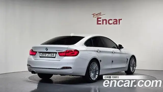 BMW 4 Series 2018 — ფოტო 22/35