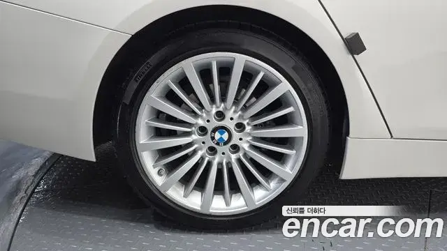 BMW 4 Series 2018 — ფოტო 21/35