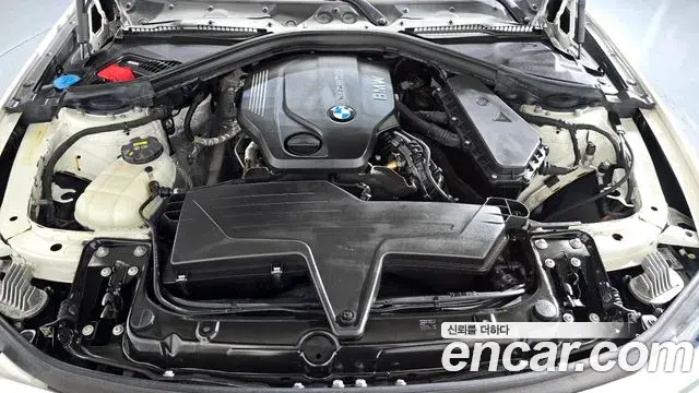 BMW 4 Series 2018 — ფოტო 35/35