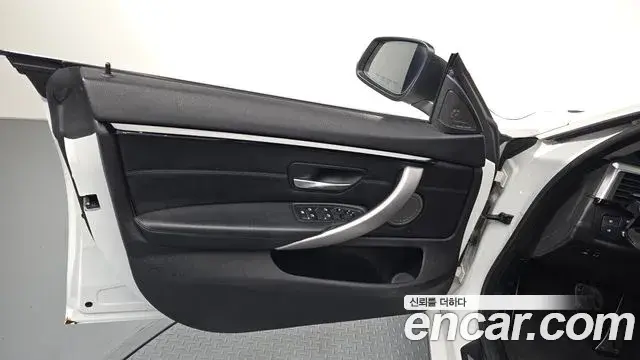 BMW 4 Series 2018 — ფოტო 26/35