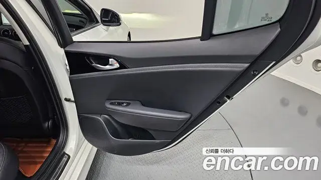 Kia Stinger 2018 — Şəkil 1/30