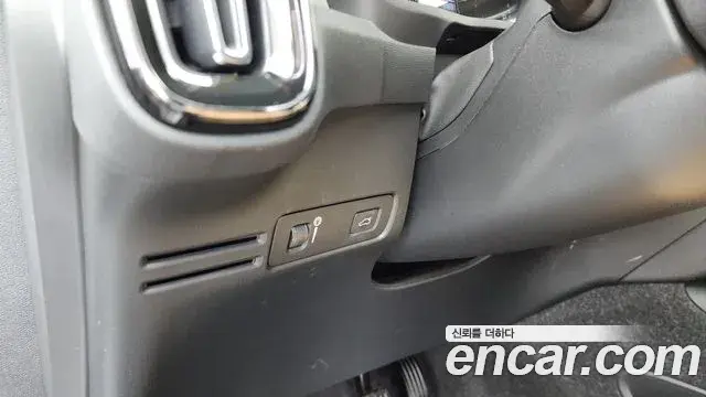 Volvo XC40 2021 — Şəkil 19/34