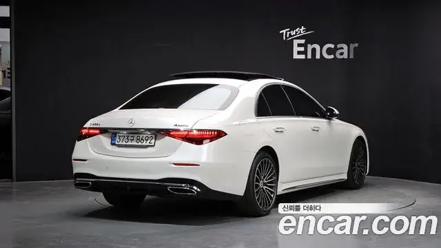 Mercedes-Benz S-Class 2022 — Photo 2/20