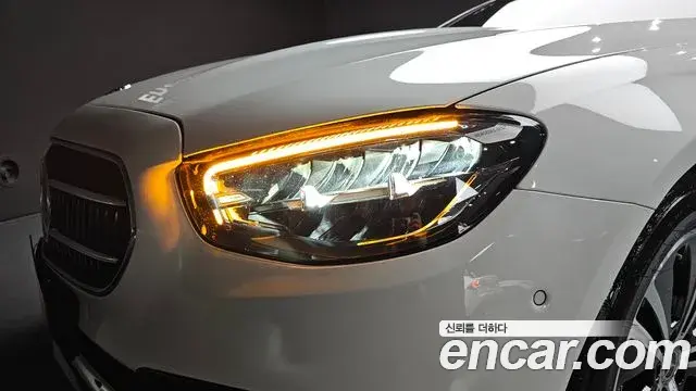 Mercedes-Benz E-Class 2020 — Şəkil 19/31