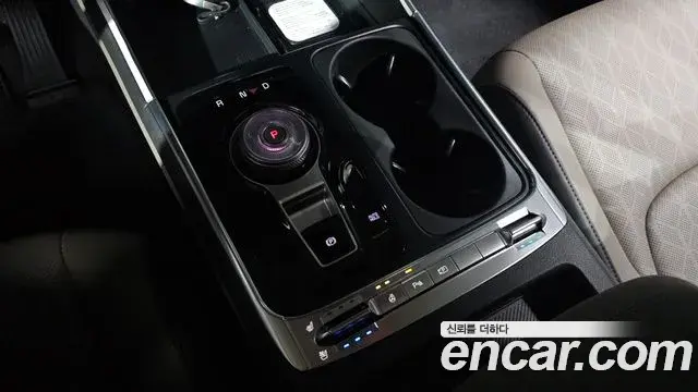 Kia Carnival 2025 — Şəkil 23/33