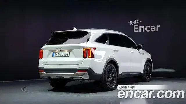 Kia Sorento 2023 — Photo 2/20