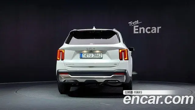 Kia Sorento 2023 — Photo 4/20