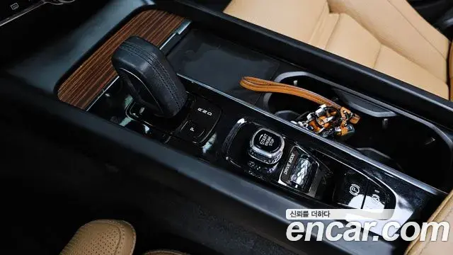 Volvo V60 Cross Country 2021 — Şəkil 10/30