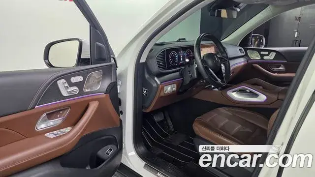 Mercedes-Benz GLE-Class 2024 — Photo 10/20