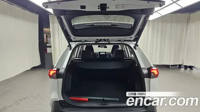 Toyota RAV4 2024 — Photo 19/20