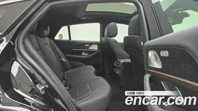 Mercedes-Benz GLE-Class 2025 — Photo 8/18
