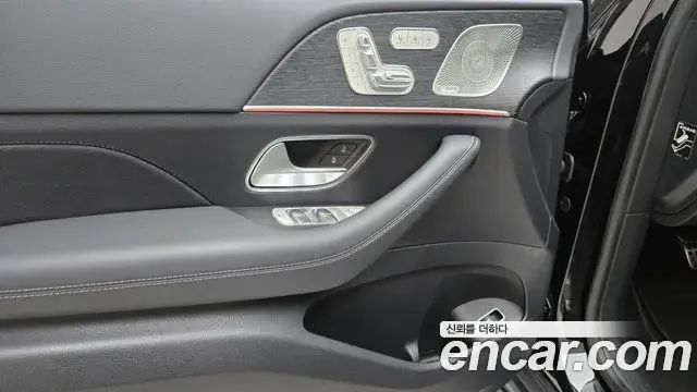Mercedes-Benz GLE-Class 2025 — Photo 15/18