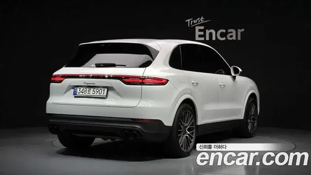 Porsche Cayenne 2022 — Photo 1/20