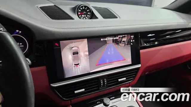 Porsche Cayenne 2022 — Photo 15/20
