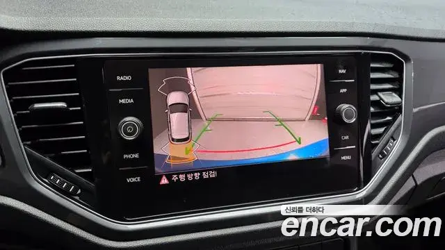 Volkswagen T-Roc 2022 — Photo 23/31