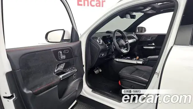Mercedes-Benz GLB-Class 2024 — ფოტო 1/32