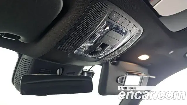 Mercedes-Benz GLB-Class 2024 — ფოტო 10/32