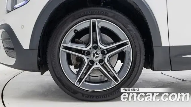 Mercedes-Benz GLB-Class 2023 — Фото 4/20