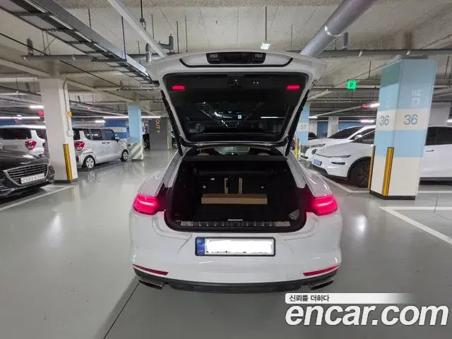 Porsche Panamera 2018 — Şəkil 12/18