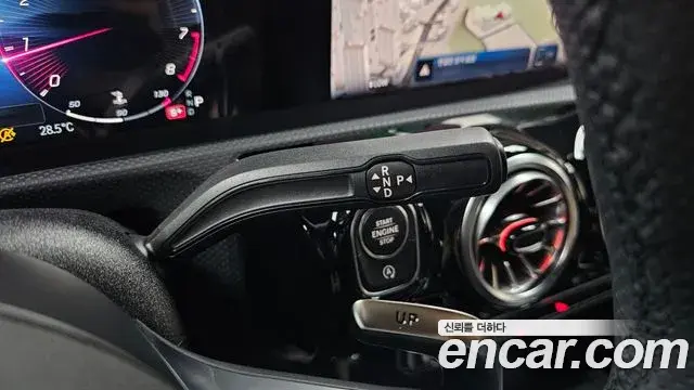 Mercedes-Benz CLA-Class 2025 — Photo 9/20
