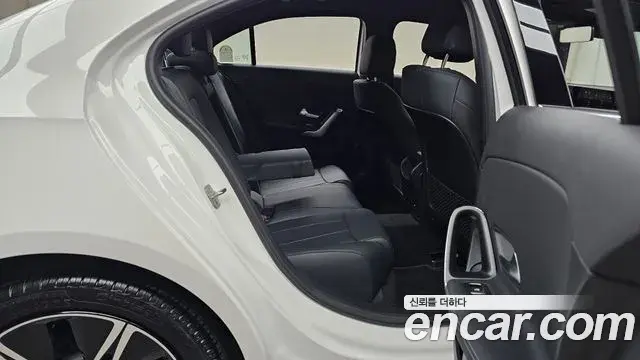 Mercedes-Benz A-Class 2025 — Фото 11/20