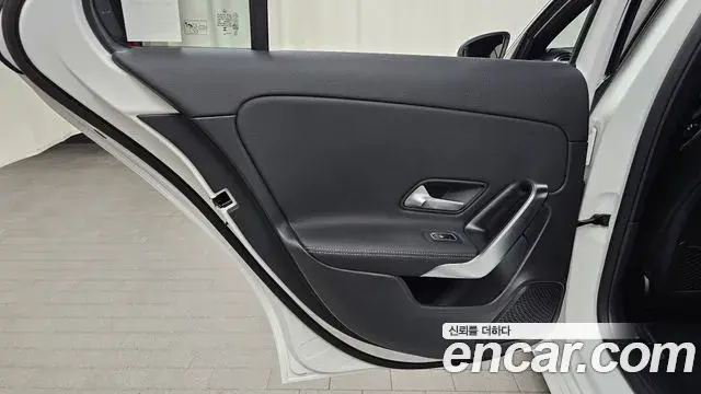 Mercedes-Benz A-Class 2025 — Photo 7/31