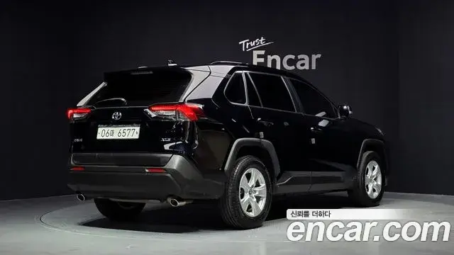 Toyota RAV4 2019 — Photo 1/20