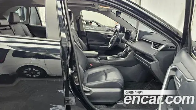 Toyota RAV4 2019 — Photo 11/20