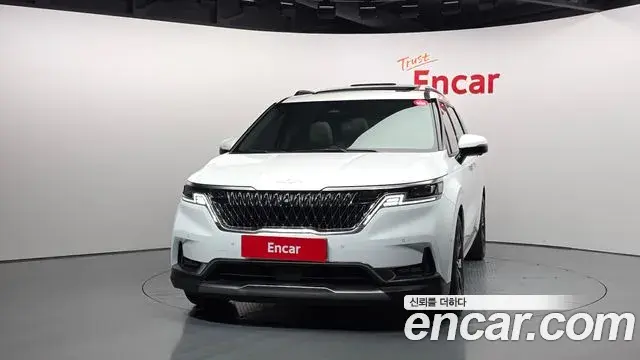 Kia Carnival 2023 — Photo 2/20