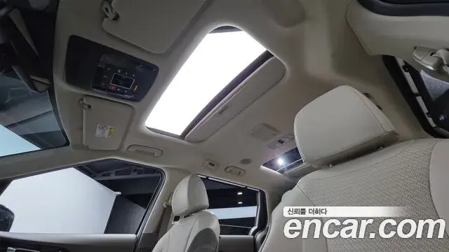 Kia Carnival 2023 — Photo 11/20