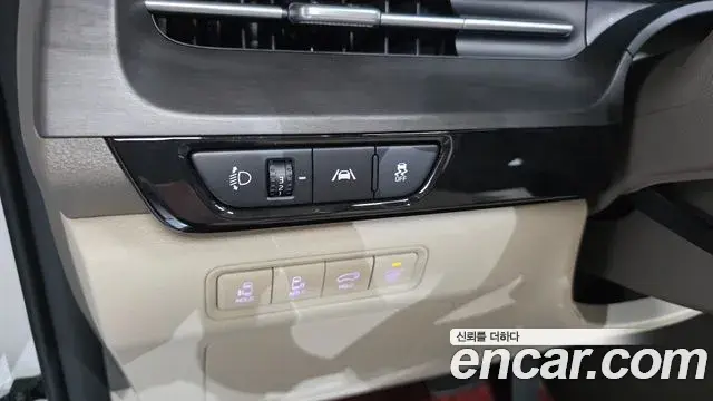 Kia Carnival 2023 — Photo 13/20