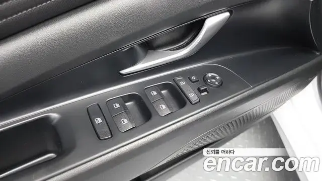 Hyundai The New Avante Hybrid 2021 — Photo 17/33