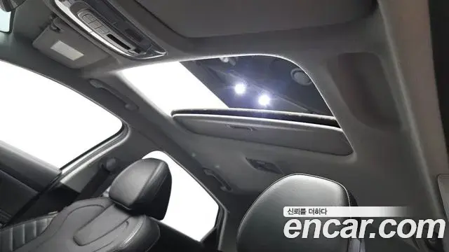 Hyundai The New Avante Hybrid 2021 — Photo 30/33