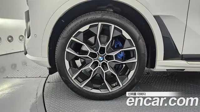 BMW X7 2025 — Photo 5/20