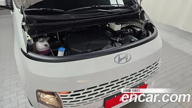Hyundai Staria 2024 — Photo 6/20
