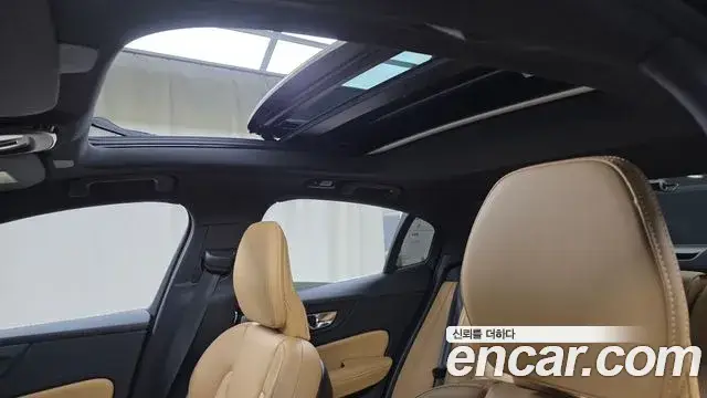 Volvo S60, 2022