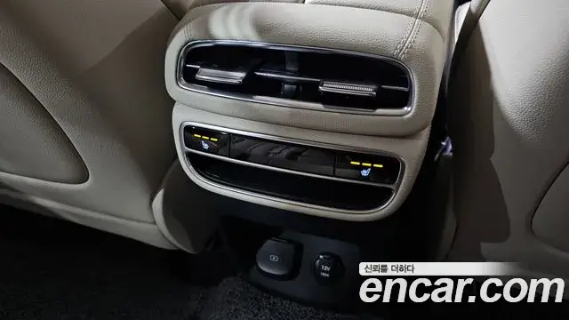 Genesis GV80 2020 — Photo 19/20