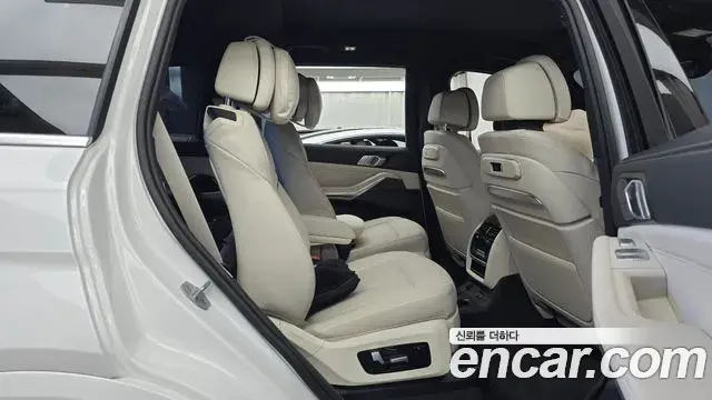 BMW X7 2025 — Photo 12/20