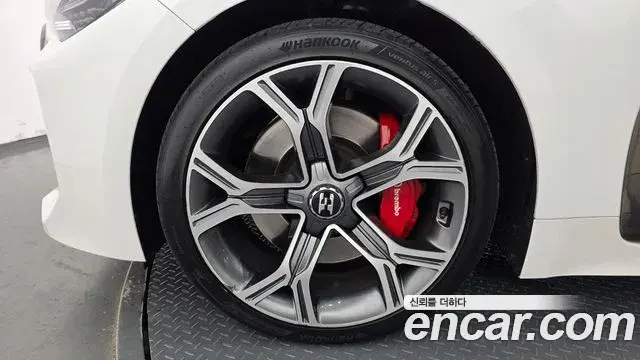 Kia Stinger 2018 — Photo 5/20