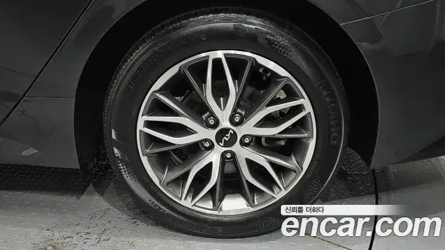Kia K5 2022 — Şəkil 2/30
