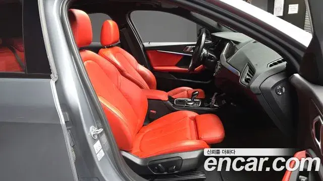 BMW 1 Series 2022 — Photo 29/31