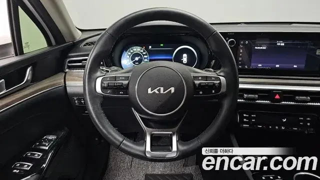 Kia K5 2022 — ფოტო 7/20