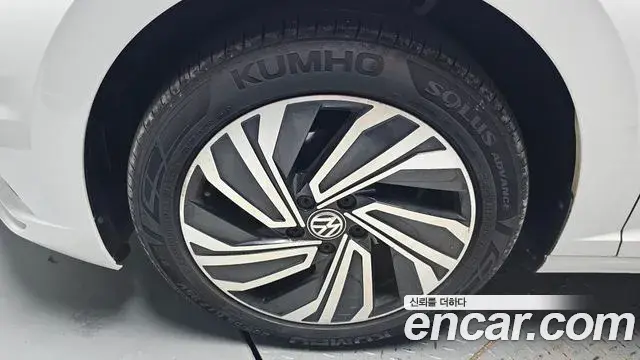 Volkswagen Jetta 2021 — Şəkil 25/32
