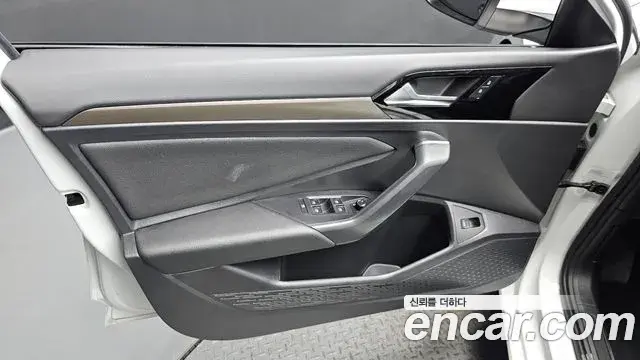 Volkswagen Jetta 2021 — Şəkil 29/32